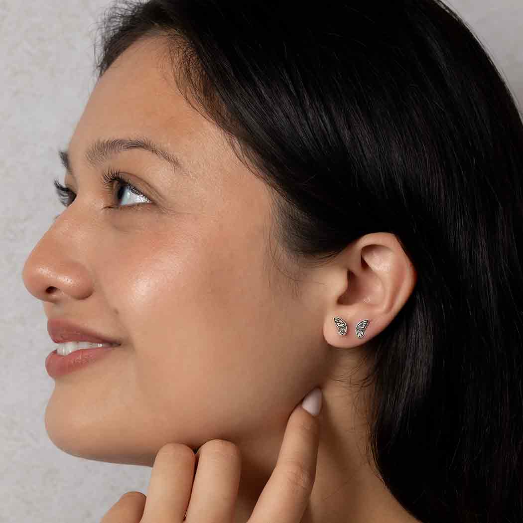 Nina Designs – Brincos de pino por atacado – Brincos de Prata Esterlina com Asa de Borboleta Pequena 8x4mm1