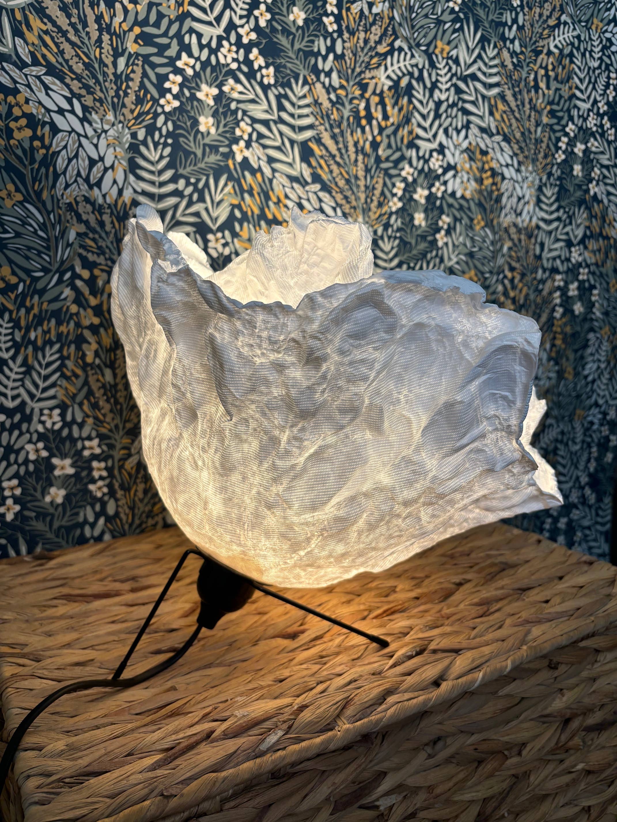 Géraldine Pouzet - Luminaires – wholesale Accent-/skrivbordslampa – Luminaire FLO bordslampa med tvålagers lampskärm i syntetfiber2