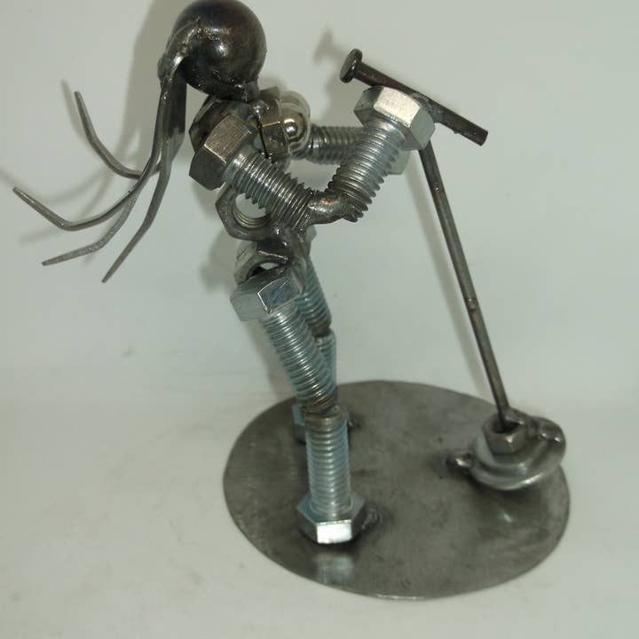 Creations Welded – Großhandel Dekofigur – Sängerin, Metal Bolt Figur, Up Cycled Art, Musiker3