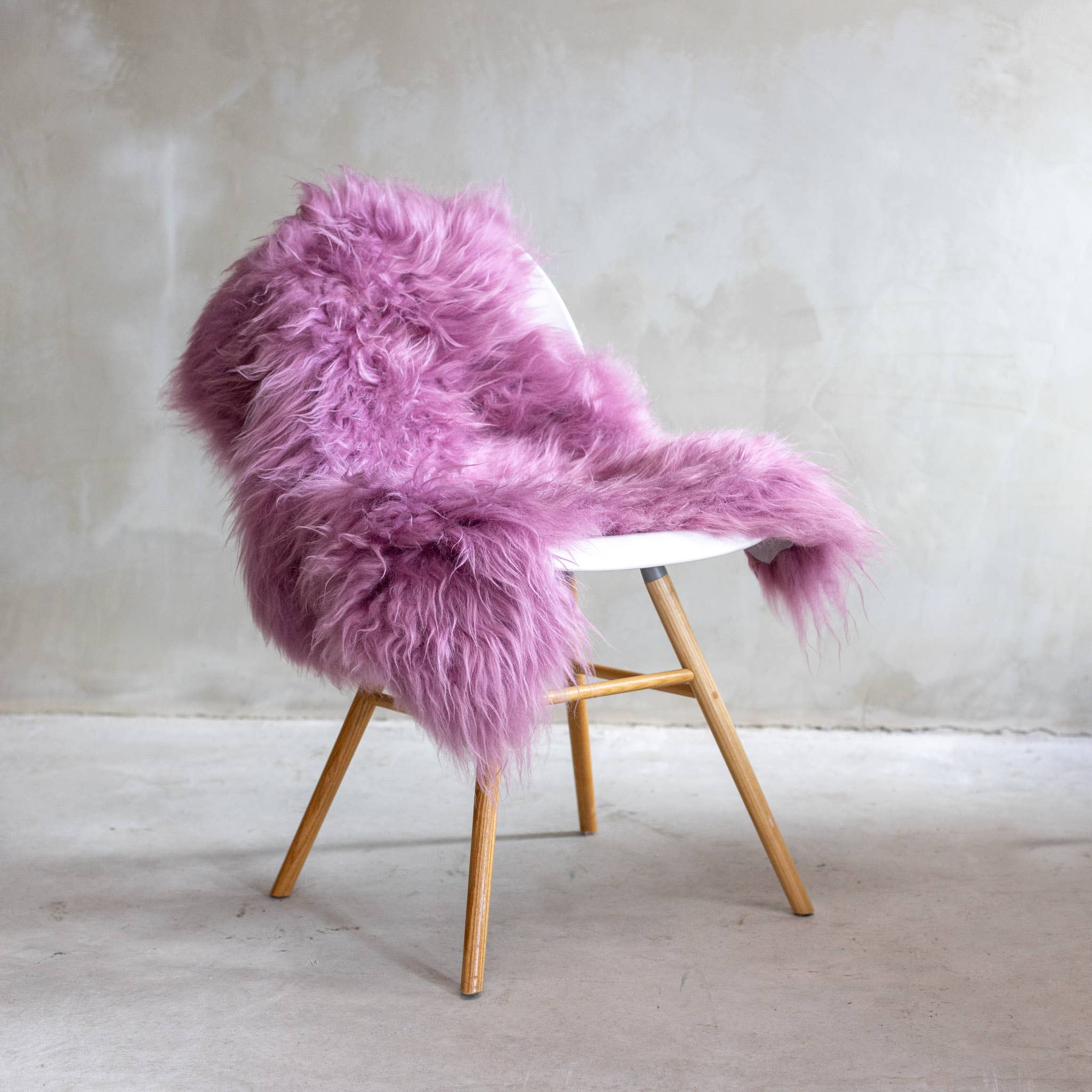 Van Buren - Wholesale Chair - Icelandic sheepskin dyed | 16 colors6