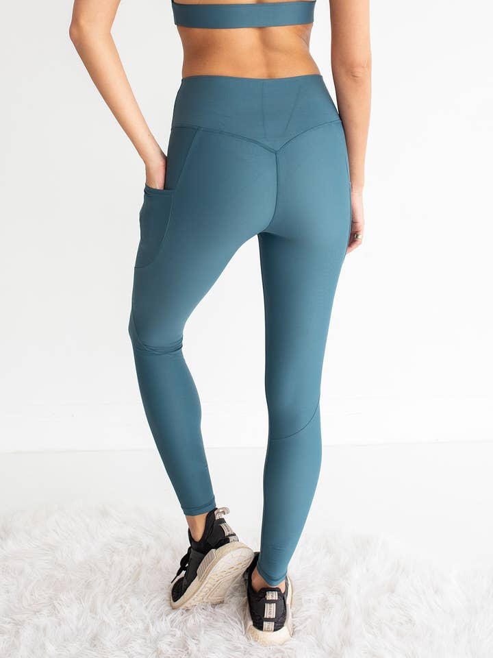 Legging à poche à peine là pour la vente par Beyond Athletica