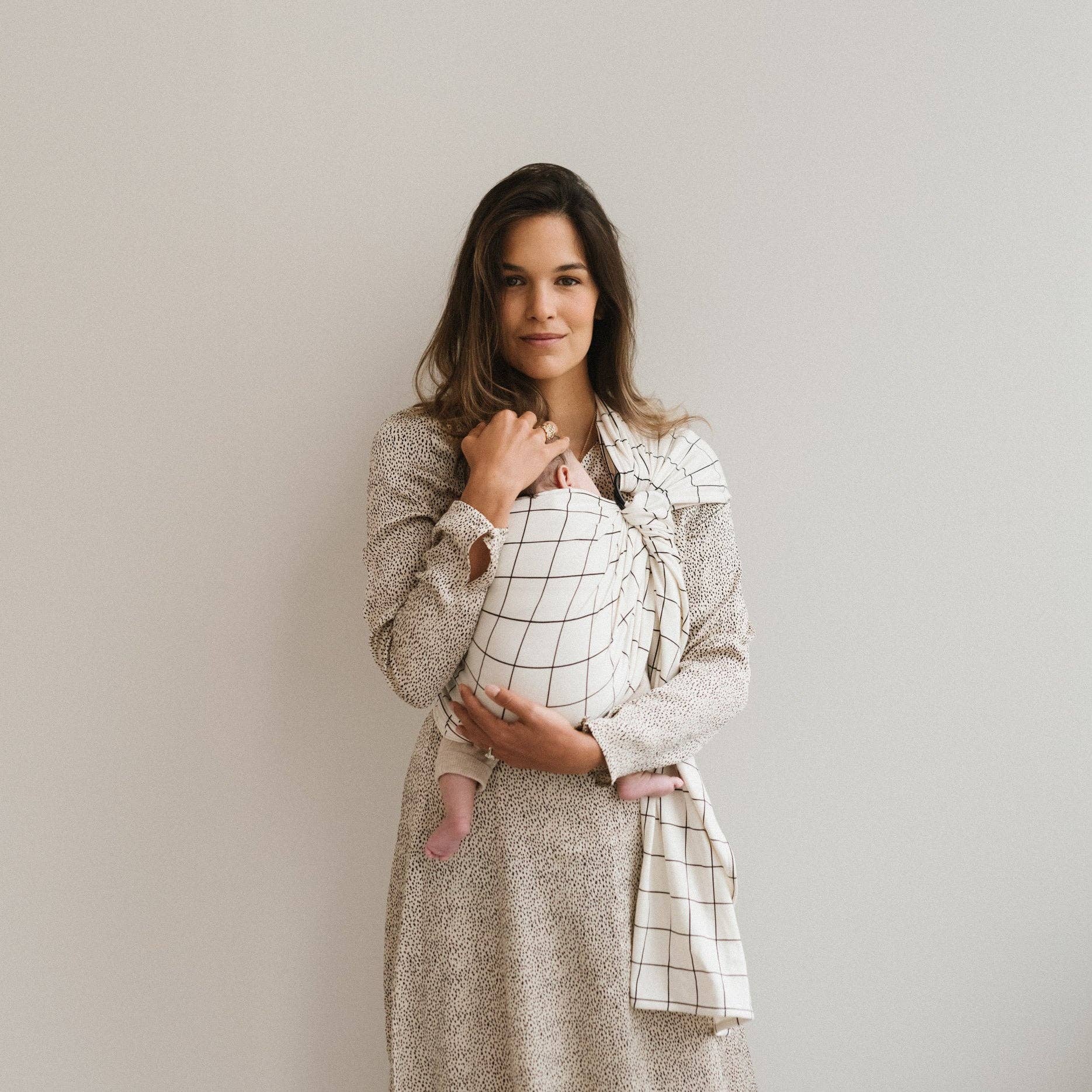 Studio Romeo – wholesale Babylinda – Sling med geometriskt mönster för bärande2