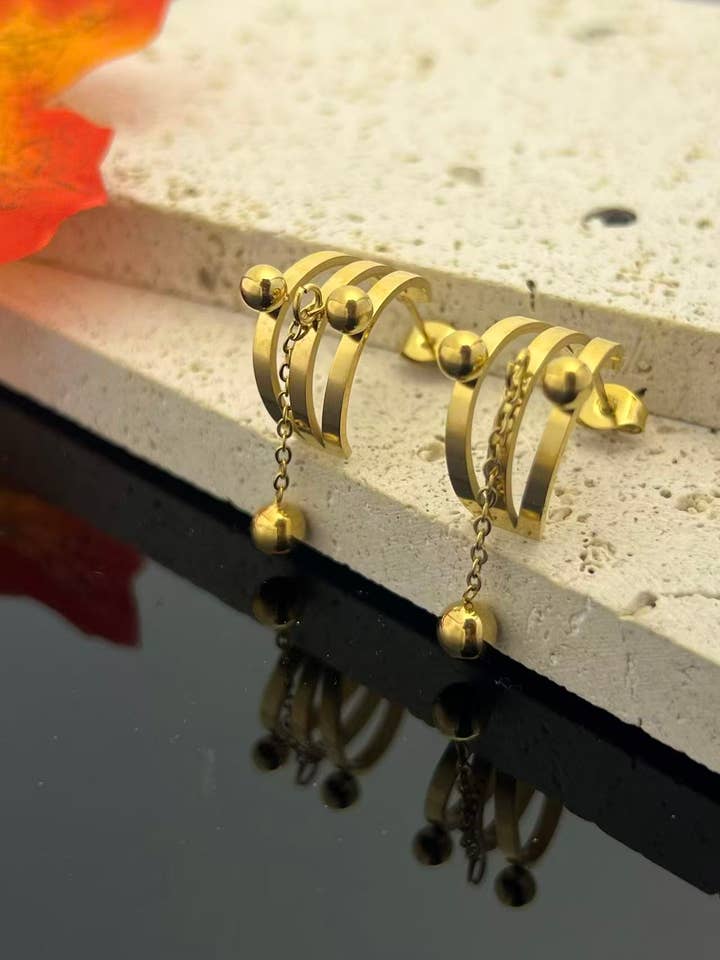 Gouden Galaxie Oorbellen – Moderne Bochten & Ketting voor wholesale door COSMOS