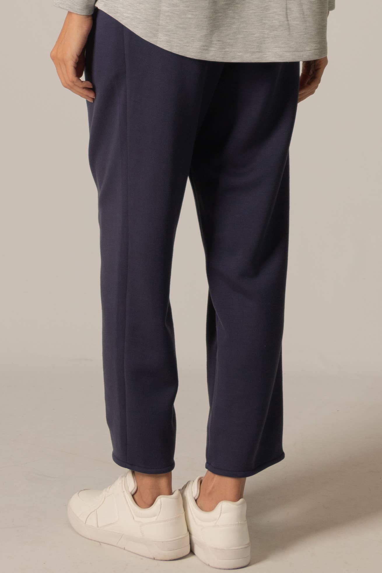 P. CILL – wholesale Byxor - Dam – P. CILL Butter Modal avsmalnande byxor7