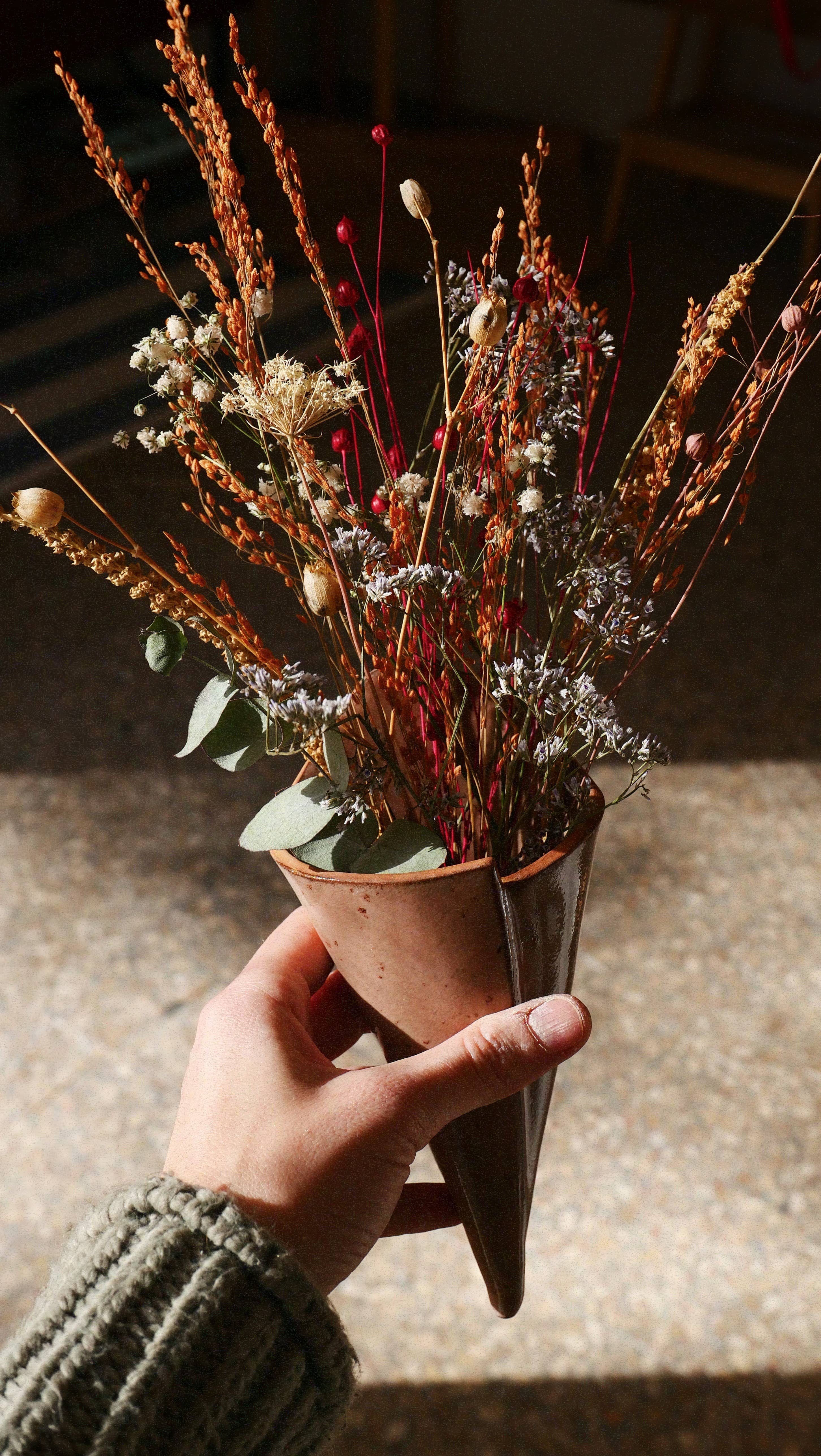 Ohyoko ceramics - Vendita all'ingrosso Fioriere a sospensione - Vasi a cono in ceramica da parete7