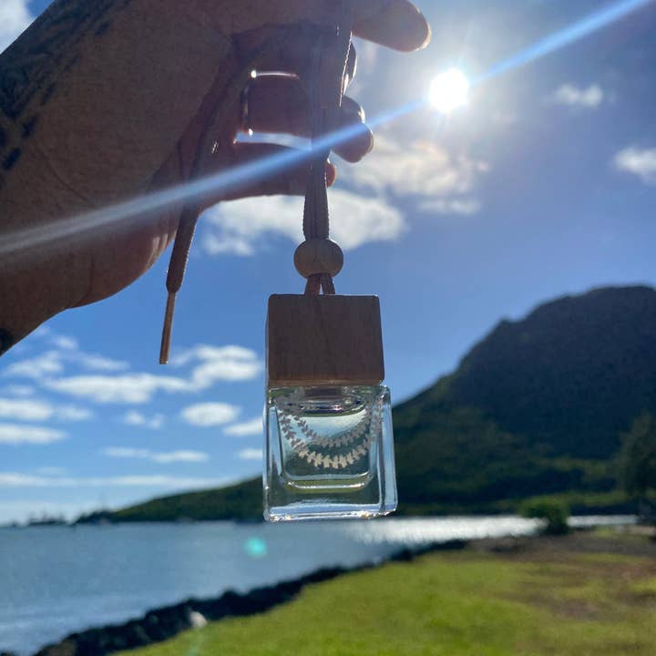 Ha‘a & Co. - Wholesale Car Freshener - Unisex - 8 ML Hanging Mini Lei Diffuser1