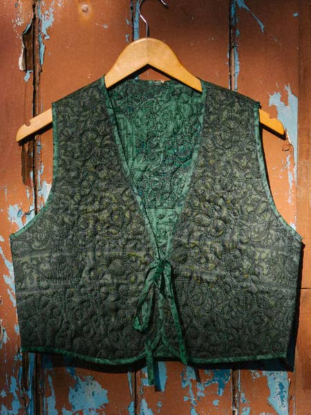 Gilet réversible en soie Melissa L - 073 pour la vente par Pink Lemons Ltd