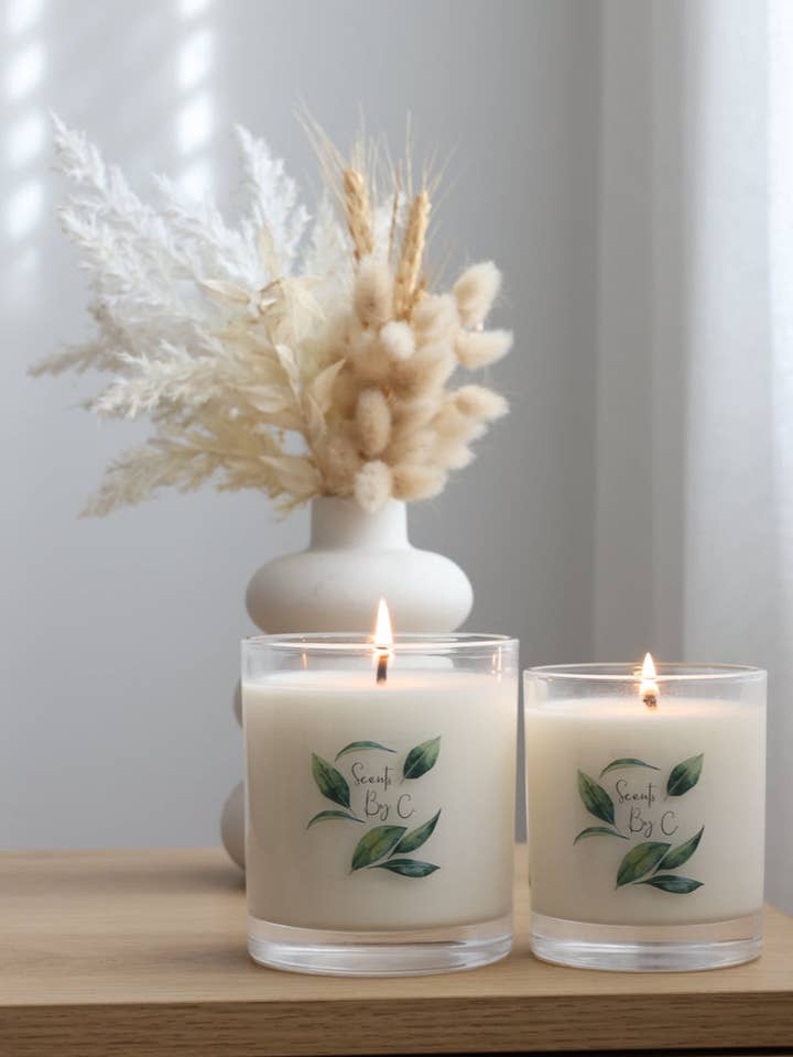 Bougie Jasmin, Vanille & Amande pour la vente par Scents By C.