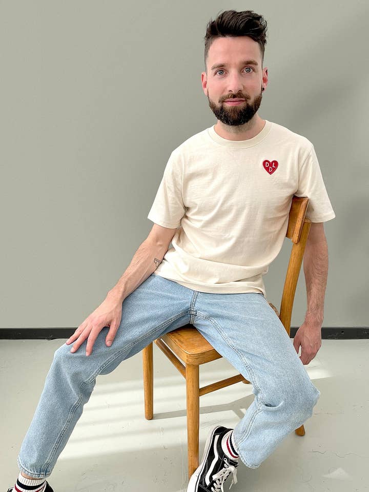 Dicks Don't Lie - Wholesale T-Shirt - Unisex - T-Shirt – DDL Heart Patch2