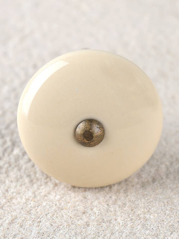 Keramiska skåpvred i solid krämskugga | Keramiska vred för möbeldörr | Keramisk knopp för wholesale av KNOBCO