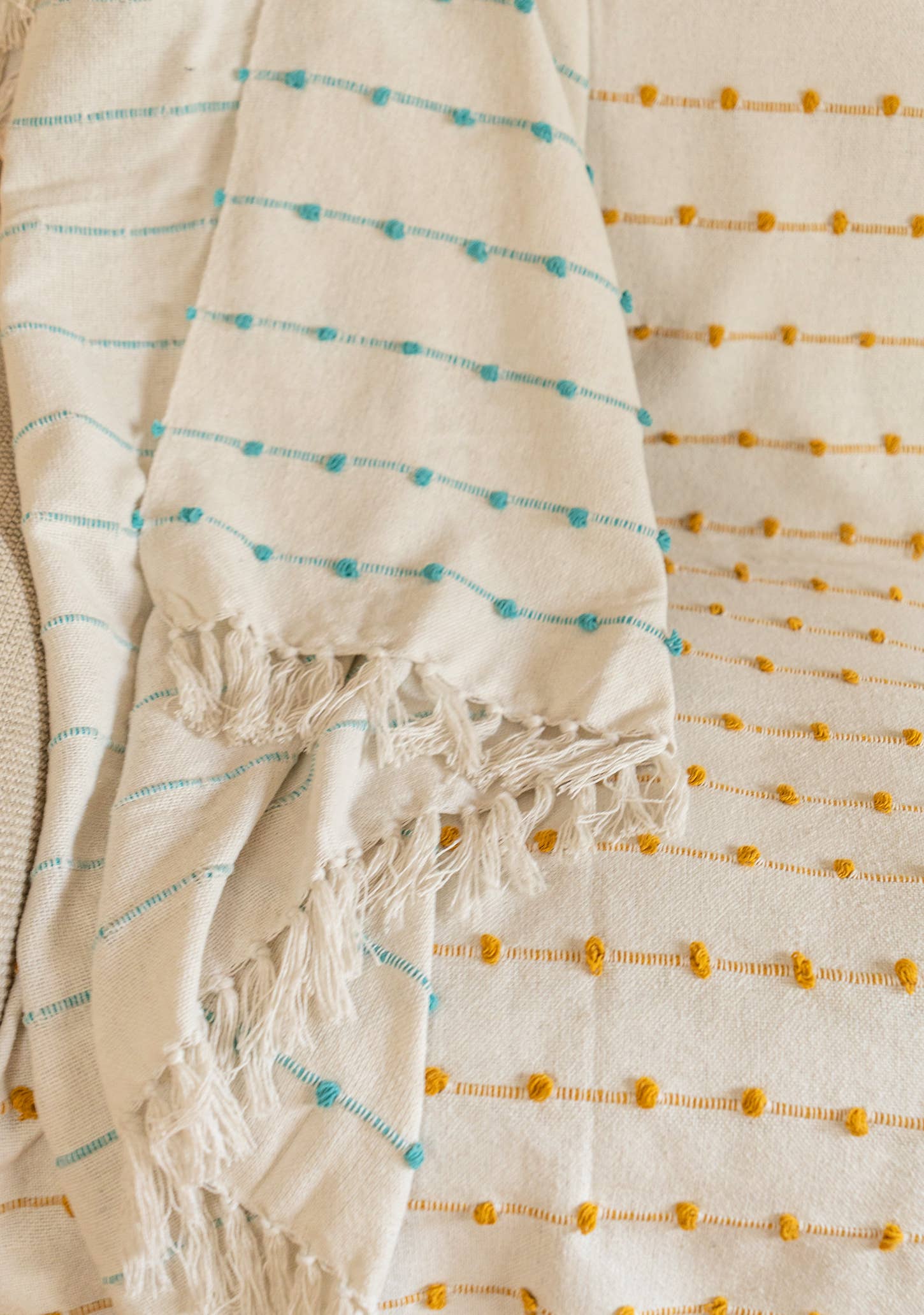 Namaste – wholesale Throw blanket – Lata Handloom Loop Throw1