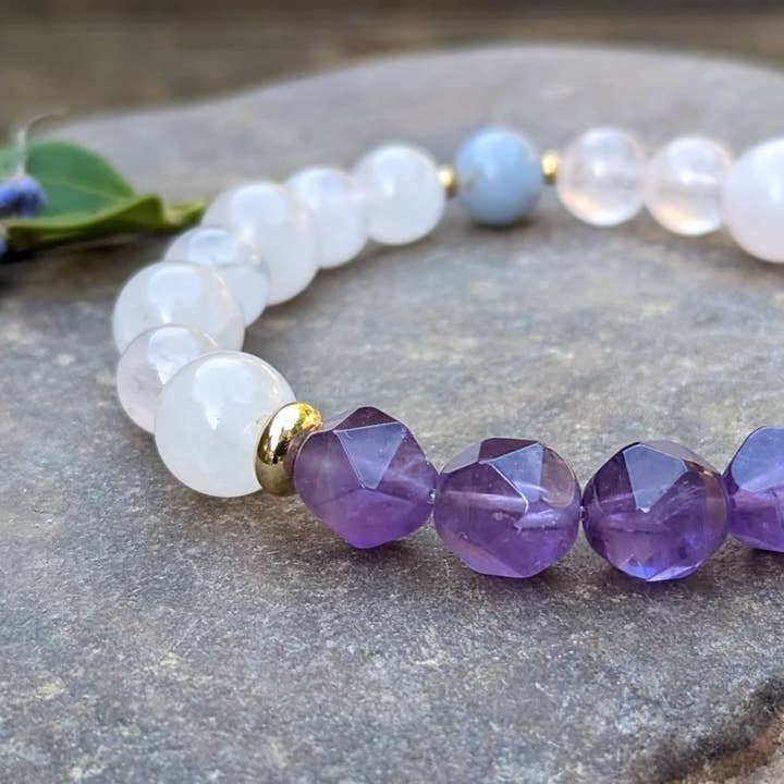 Armreif mit Amethyst, Angelite und Rosenquarz, beruhigendes Armband für den Großhandel von Coconut Quartz