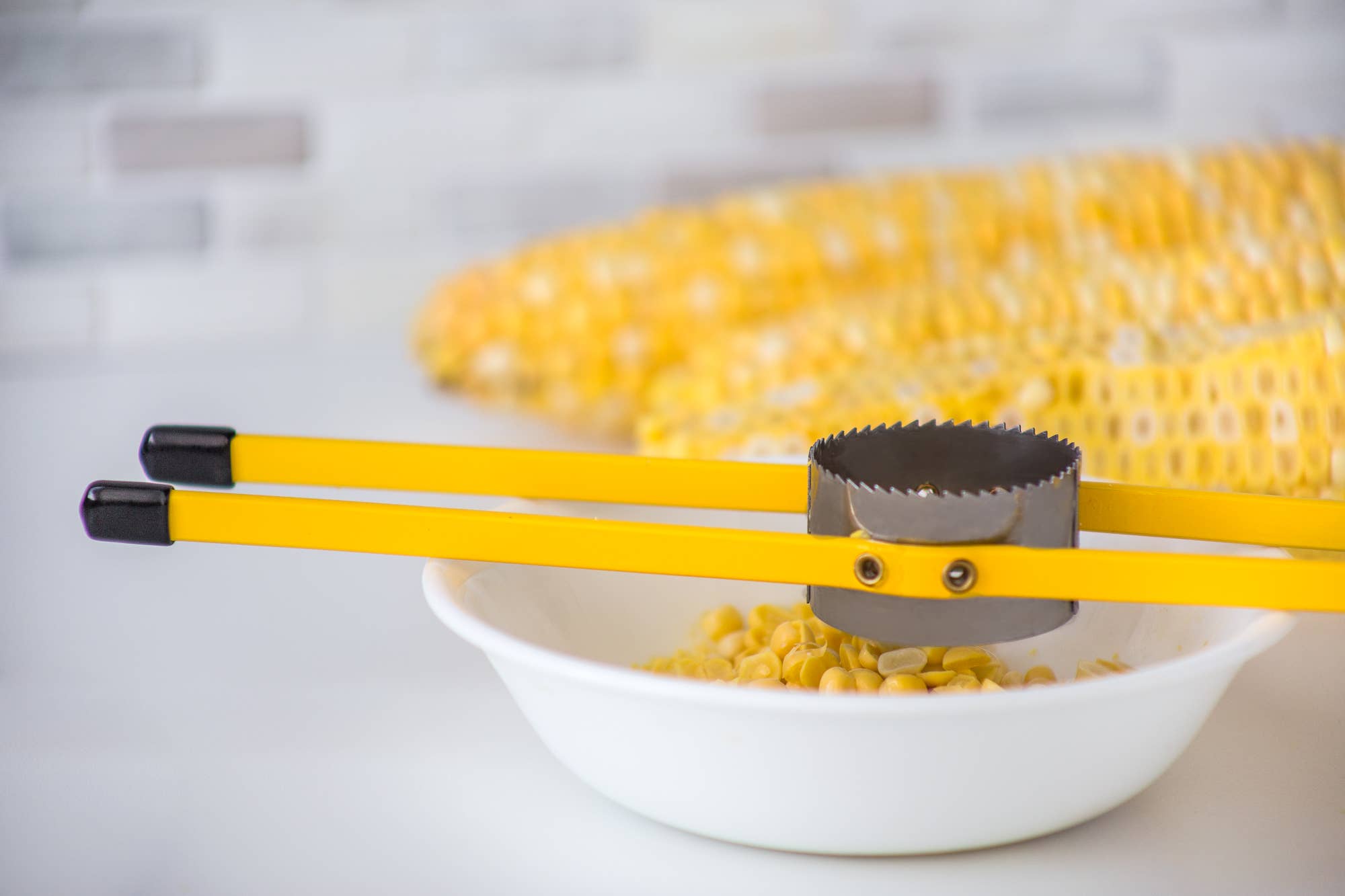 Fox Run Brands - Vente Ustensile pour maïs/pique-maïs - Pince à maïs Fox Run, acier inoxydable, 1 po x 2 po x 10,5 po1