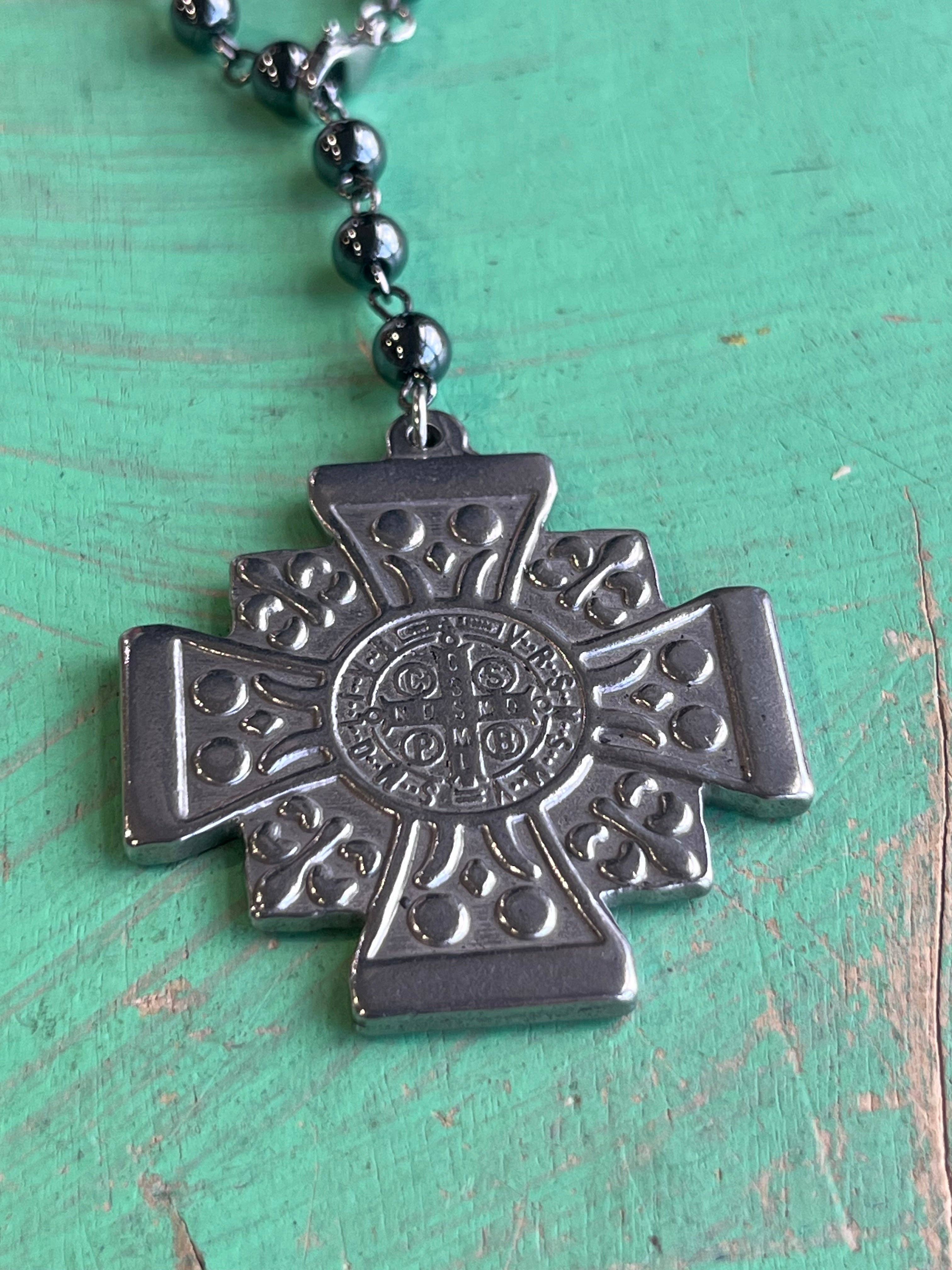 Love and Honor Jesus LLC – Großhandel Rückspiegeldeko – Unisex – St. Benediktus-Platz-Kreuz-Autosegen2