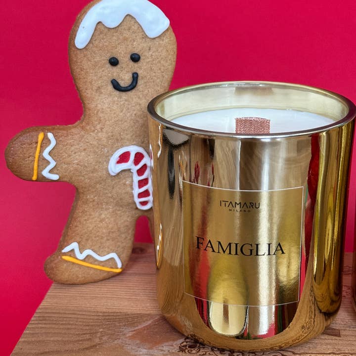 Candela in cera di soia profumata FAMIGLIA (profumo di biscotti di Natale) e ulteriori Risultati per ceramiche attigliano all'ingrosso. Resi gratuiti e termini di pagamento a 60 giorni su Faire in tendenza su Faire.