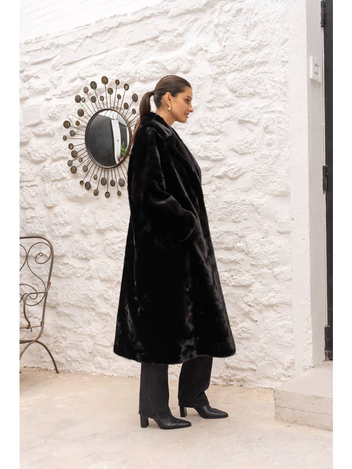 Attentif Paris - Wholesale Fur/Faux Fur Coat - Women's - Long synthetic fur coat with lapel collar49