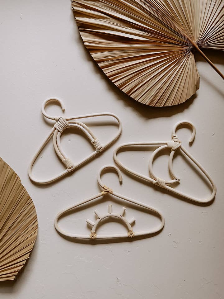 Collectie rotan hanger voor kinderen voor wholesale door Village Thrive