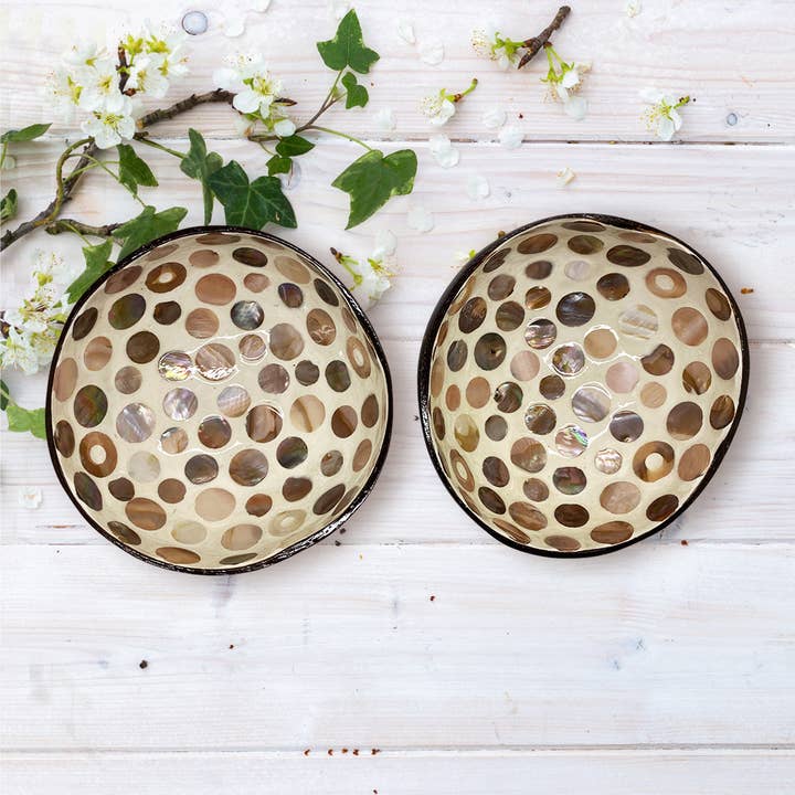 VIE - Wholesale Decorative Plate/Dish/Bowl - Hand-Painted Coconut Bowls, Lacquered, Set of 253