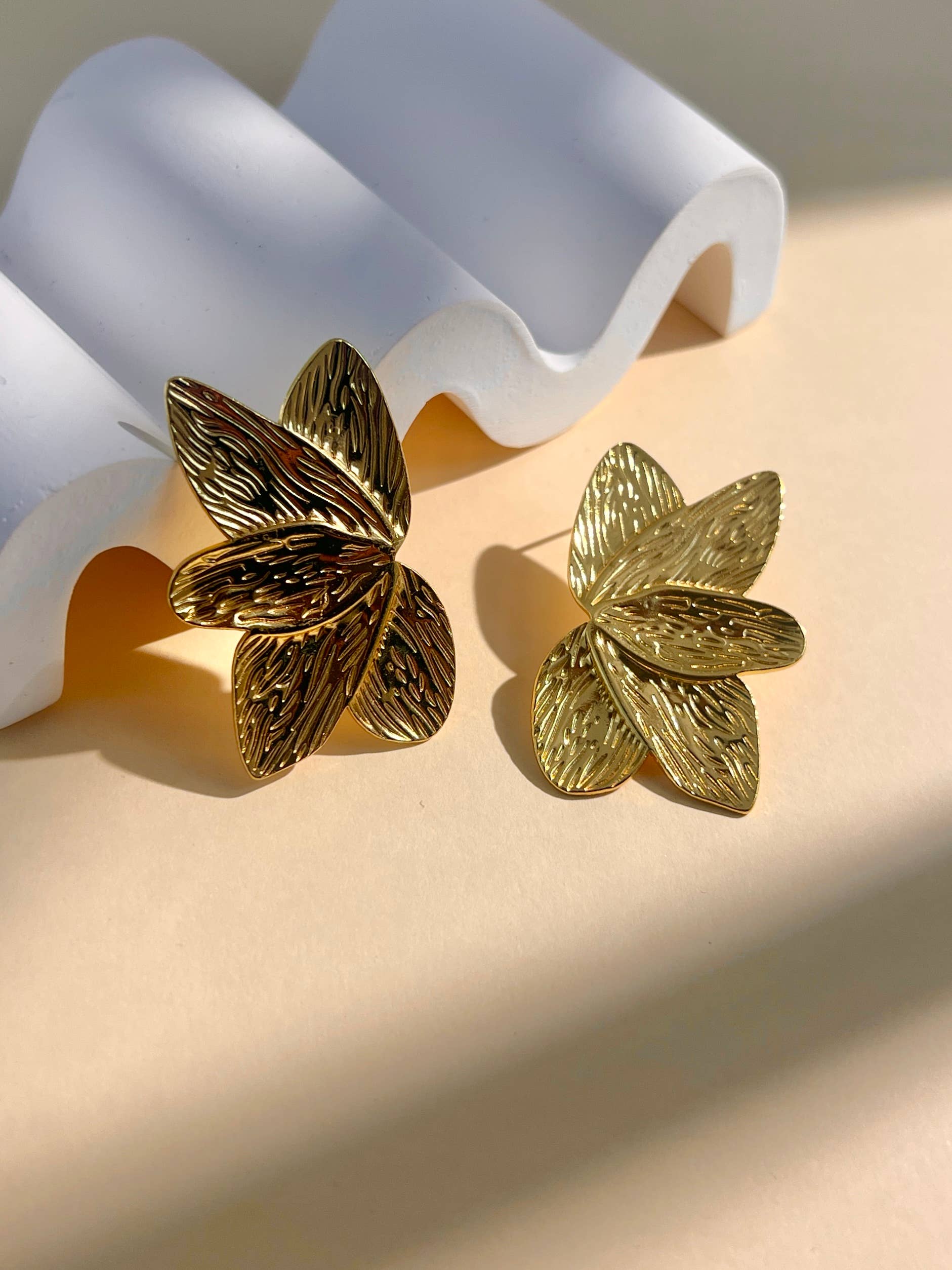 COSMOS - Venta al por mayor Pendientes ear jacket - Pendiente pétalo de hoja de acero inoxidable