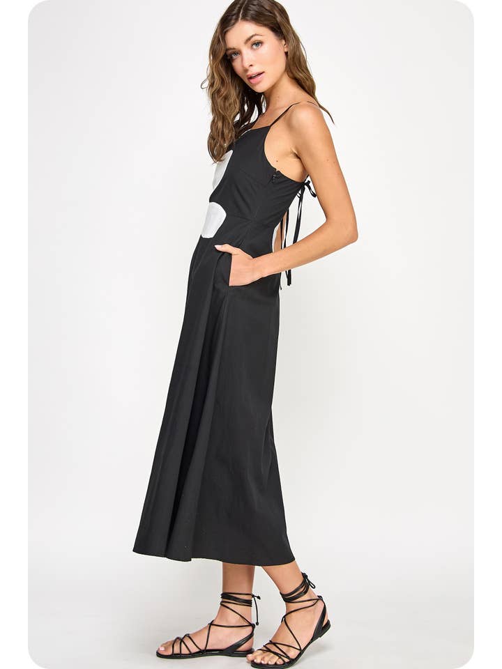 Strut & Bolt - Wholesale Dress - Women's - Sleeveless Side Cut-Out Flower Detail Midi Dress2