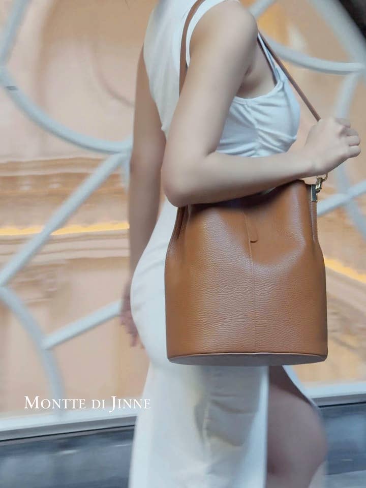 Italian Handmade Genuine Leather Bucket Shoulder Bag for wholesale by MONTTE DI JINNE