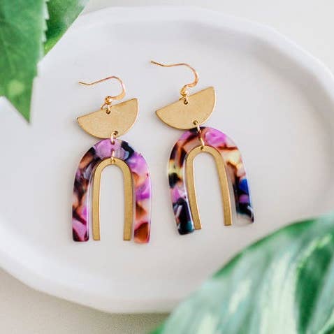 Hupomeno Designs - Venta al por mayor Pendientes colgantes - Concha de tortuga multicolor | Pendientes Arch Statement