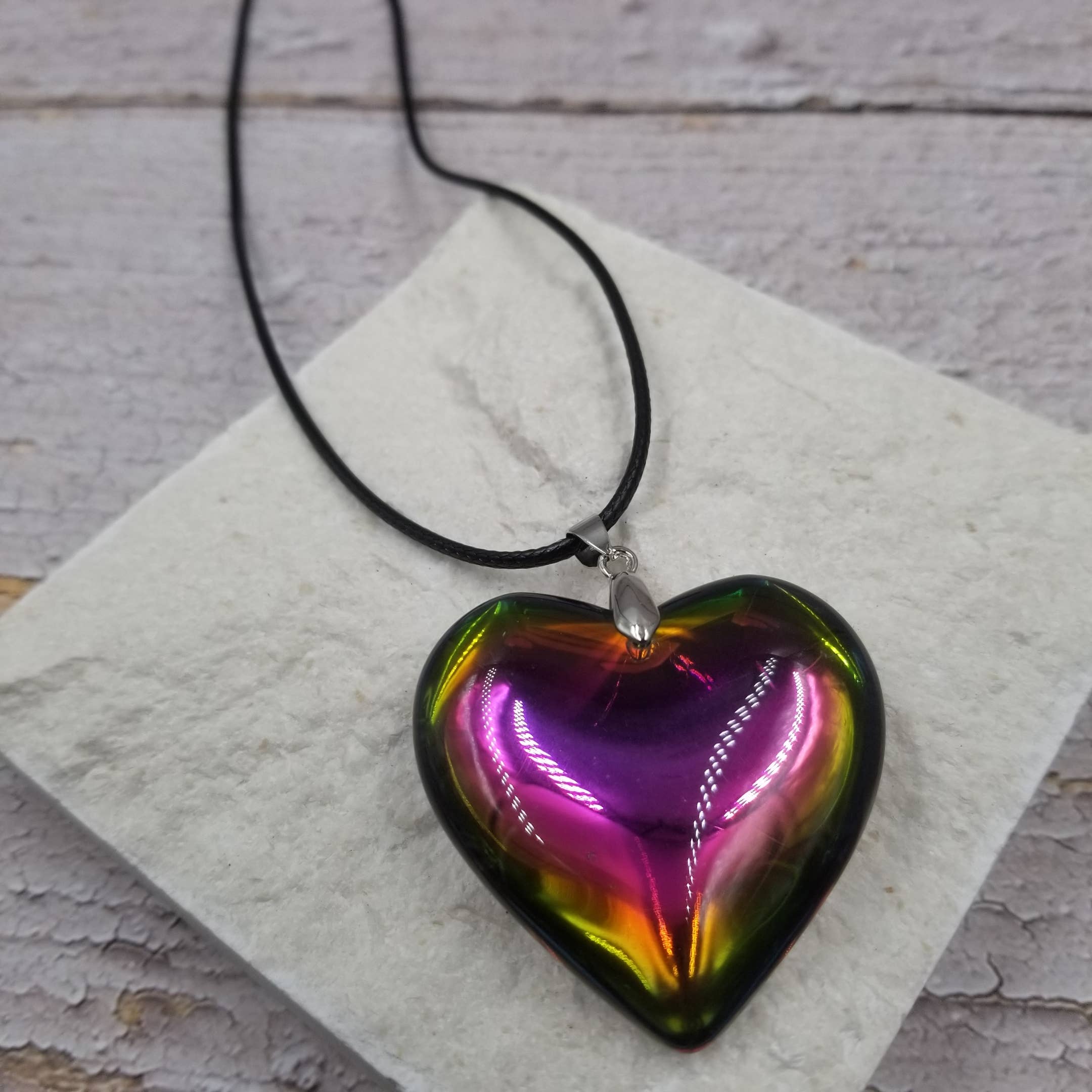 Treasure Wholesale - Wholesale Pendant/Charm Necklace - Large Glass Heart Valentine & Mother's Day Necklace2