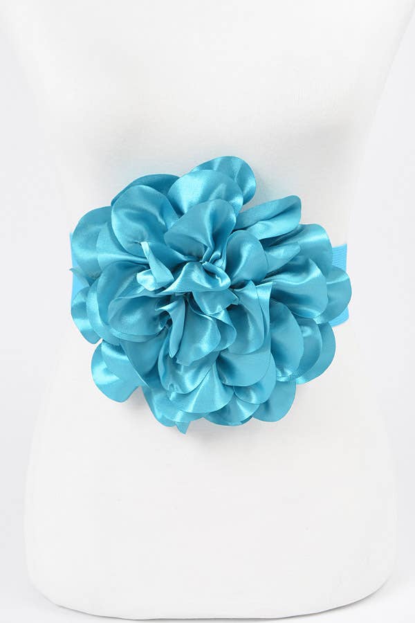 3AM BY H&D ACCESSORIES – Großhandel Gürtel – Damen –  Elastischer Gürtel aus Satin mit großen Blumen10