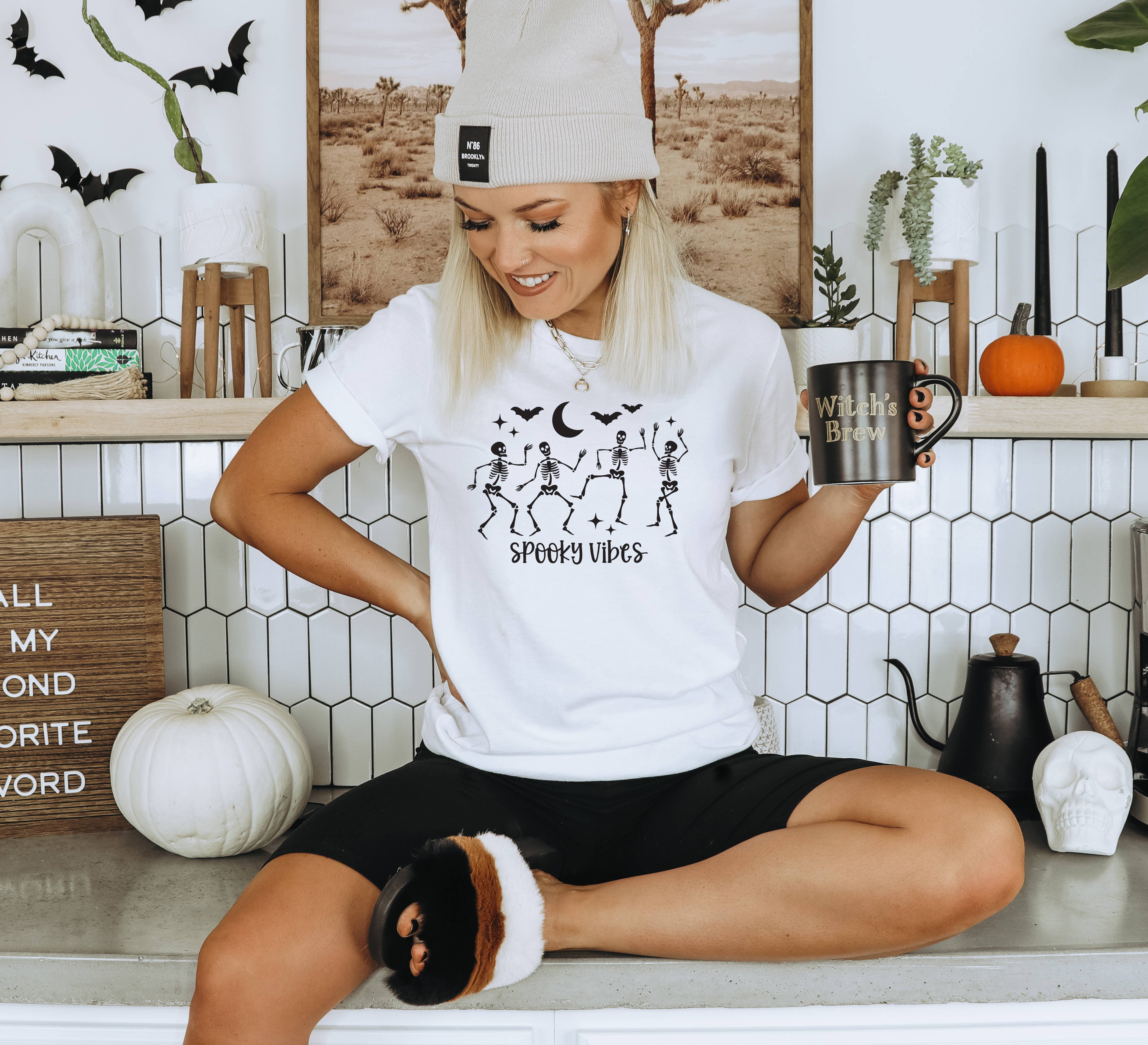 Glittering South – wholesale T-shirts med screentryck – Dam – Skelett Dansa Spooky Vibes0