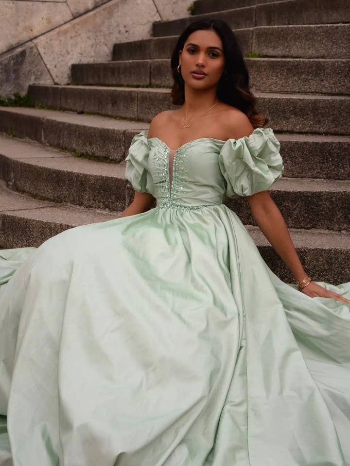 Langes Kleid 24033 für den Großhandel von Invitadissimas