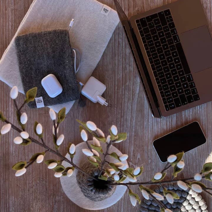 New Heidi - Wholesale Laptop/Tablet Case - Women's - Felt laptop sleeve – Elegant protection2