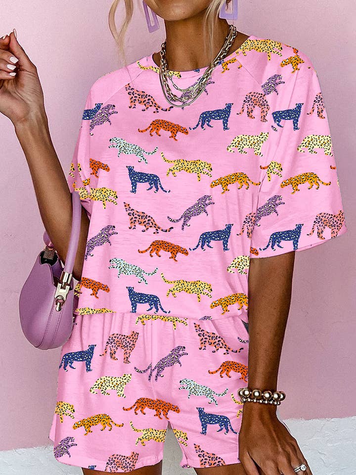 T-shirt rosa con maniche raglan con stampa ghepardo e pantaloncini a vita alta per la vendita all'ingrosso da parte di EG fashion