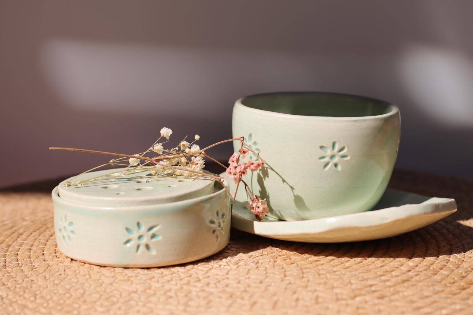 Anna Ceramica - Venta al por mayor Platitos para jabón de baño - Set de jabonera, plato y vasito para el baño3