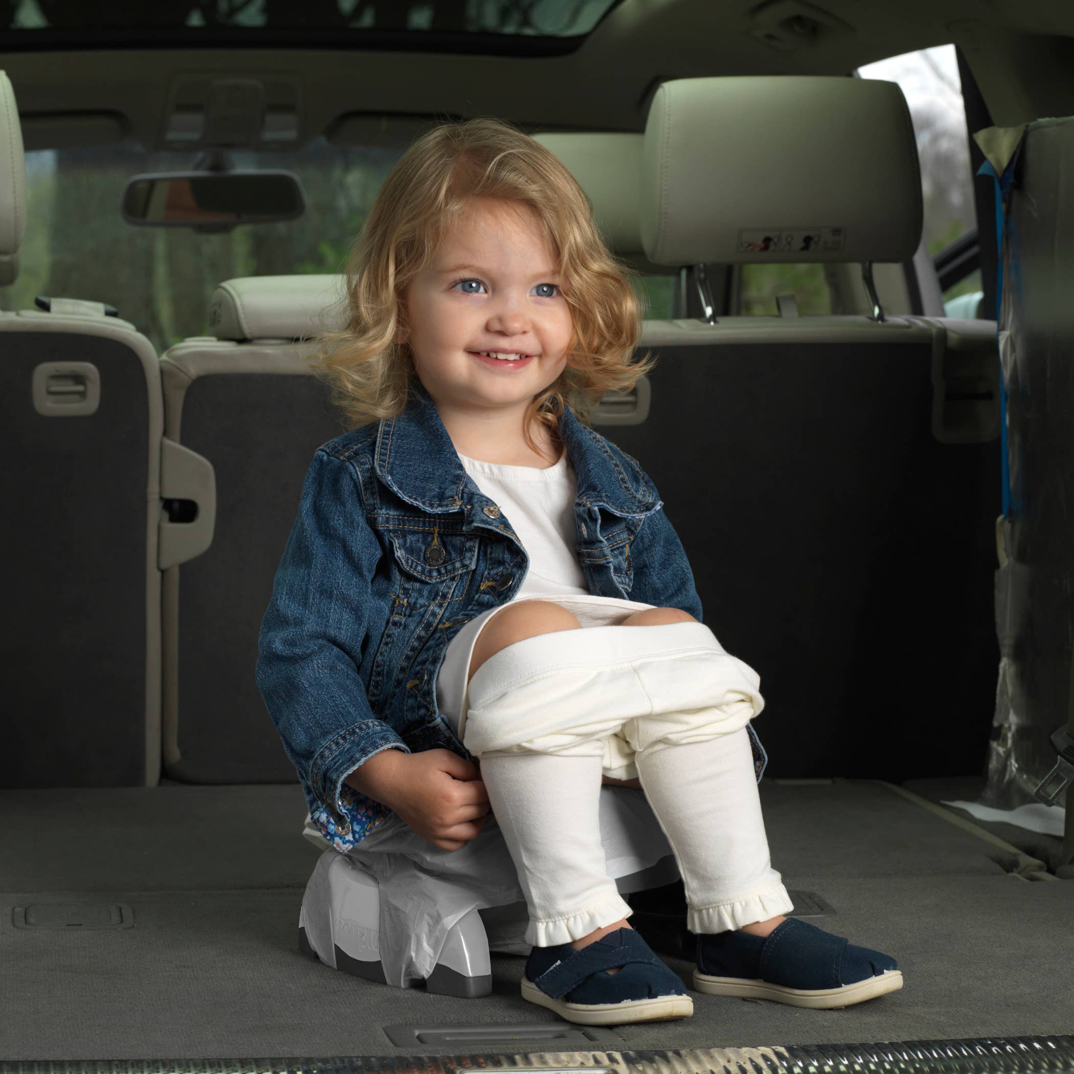 BABIREVA - Wholesale Potty Training Chair - Travel potty and toilet reducer (2 in 1)3