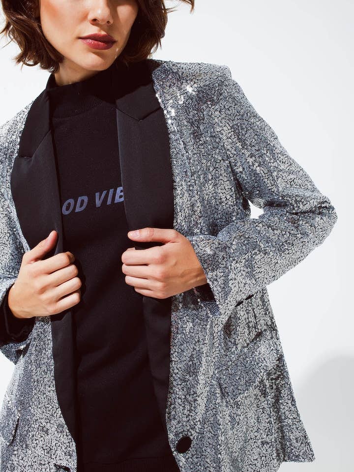 Silver Silver Sequin smokingkavaj med satinsvarta kavajer för wholesale på Faire
