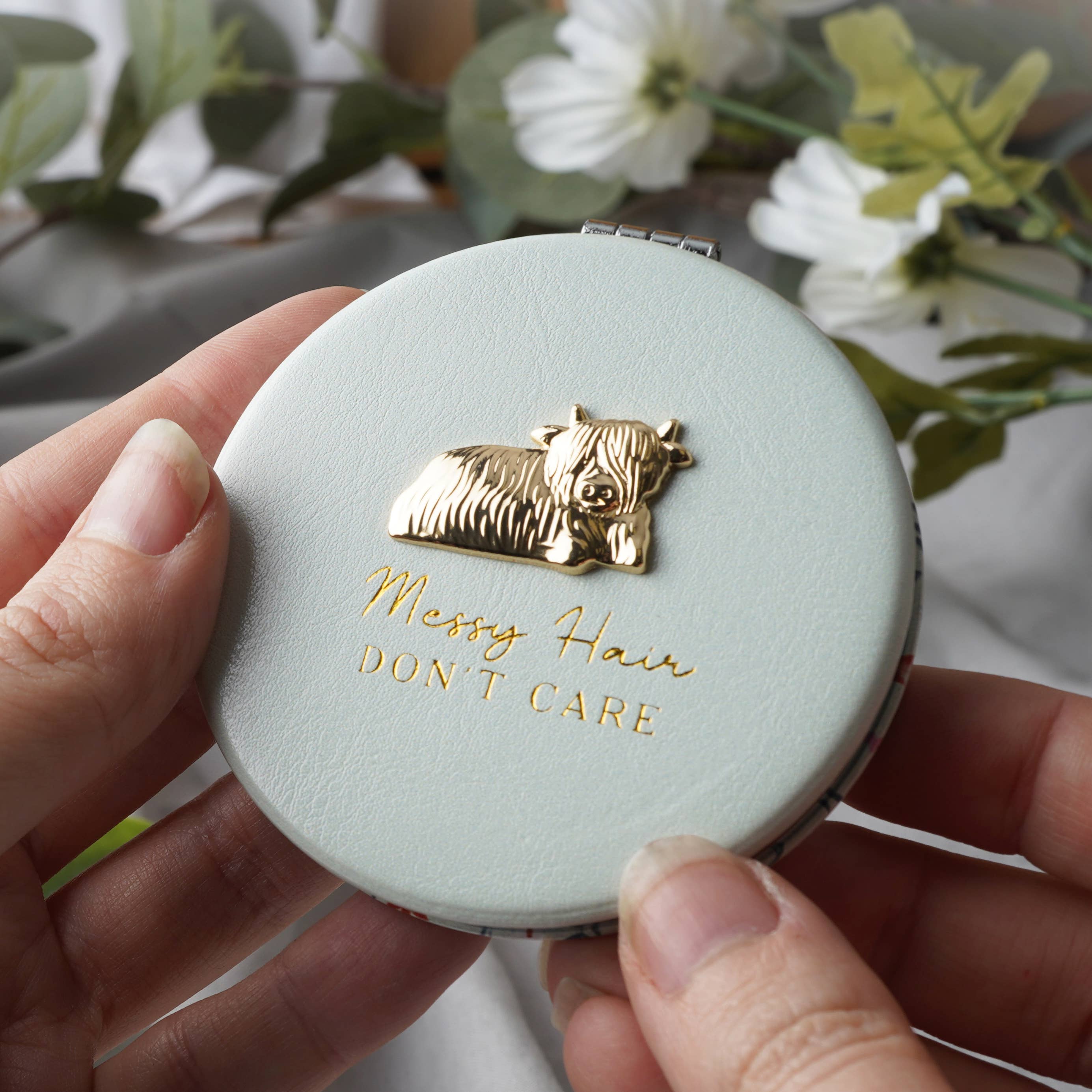 CGB Giftware – wholesale Compact mirror – Bramble Farm Highland Cow Compact Mirror In Gift Box