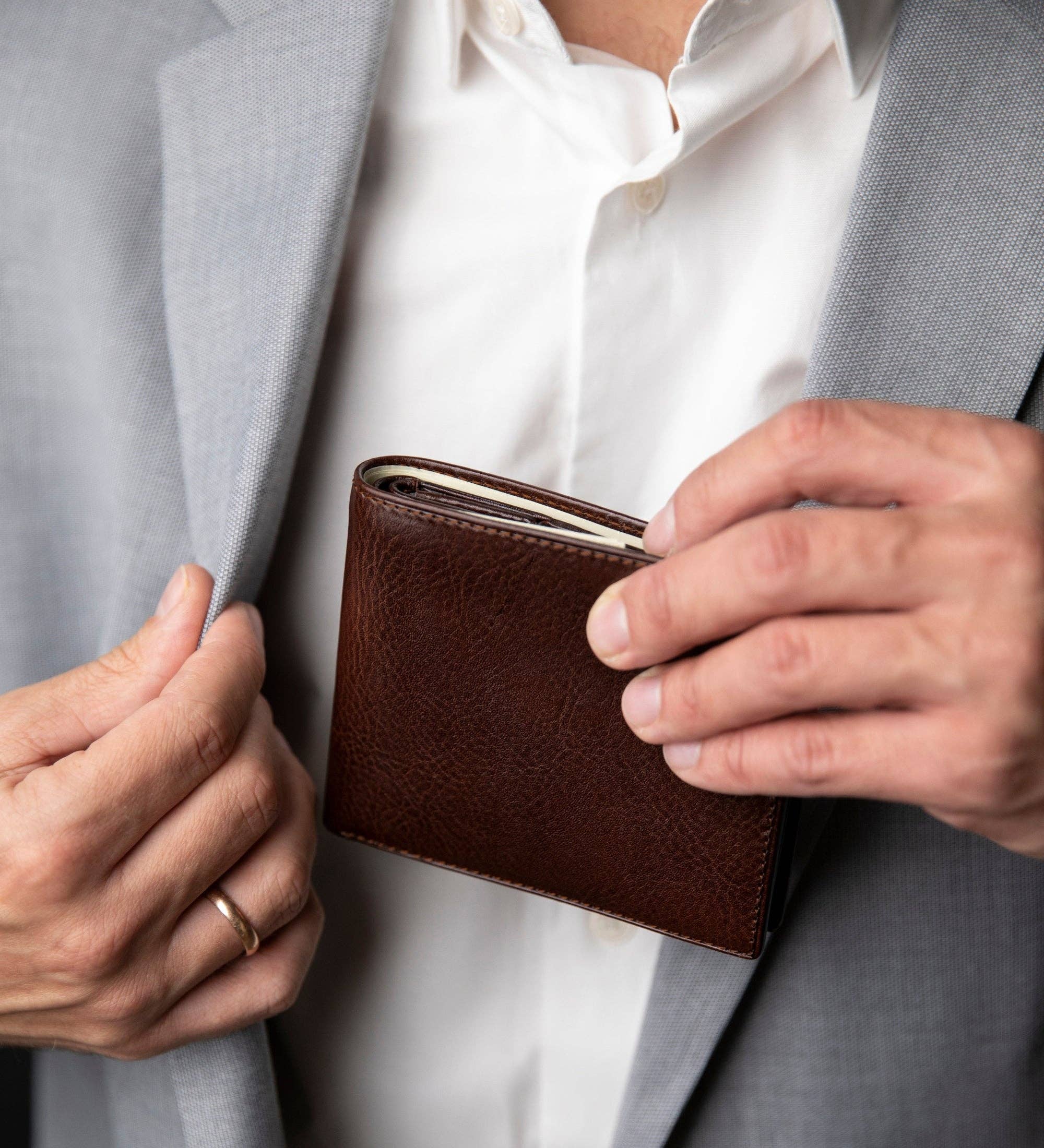 Time Resistance - Wholesale Wallet - Men's - Leather Bifold Wallet - Daniel42