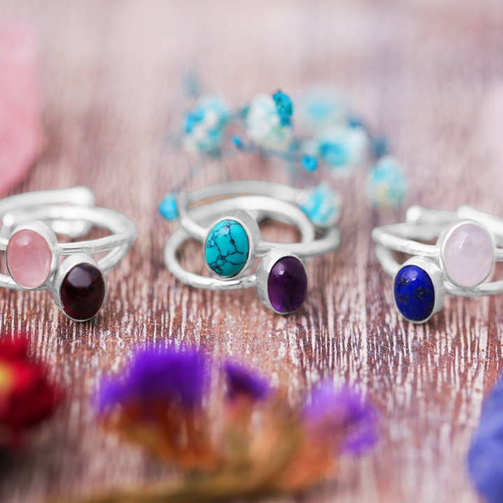 Bague ajustable en pierres précieuses pour la vente par Fairley Bohemian