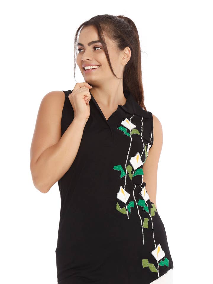 Lang top med sort polo halsudskæring. Camellia Top for engroshandel hos Mamatayoe