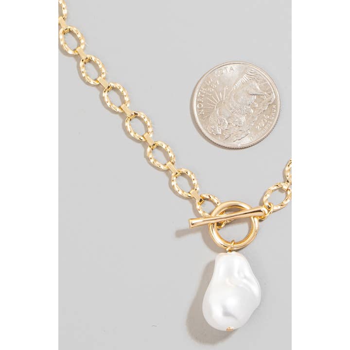 XG Pearl Pendant Toggle Chain Necklace for wholesale on Faire