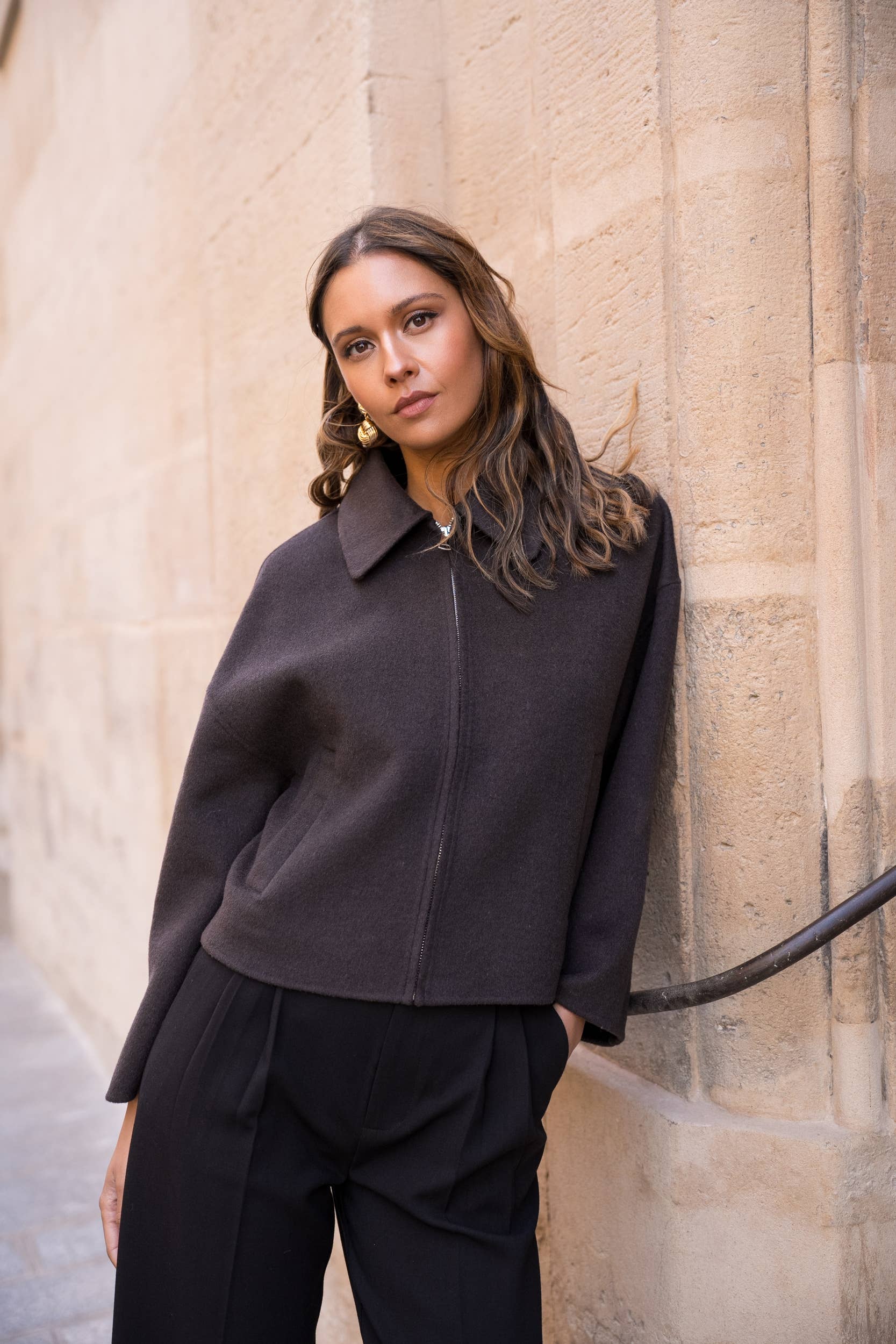 Attentif Paris - Wholesale Coat - Women's - Hand-sewn short coat in blended wool with zip closure24