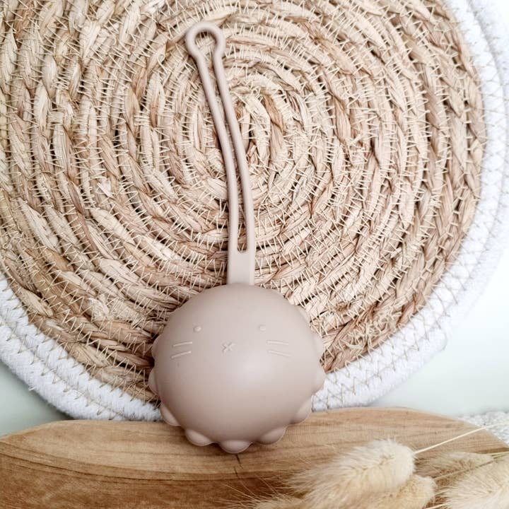 Speenopberger - Sand for wholesale by Rammelaartje