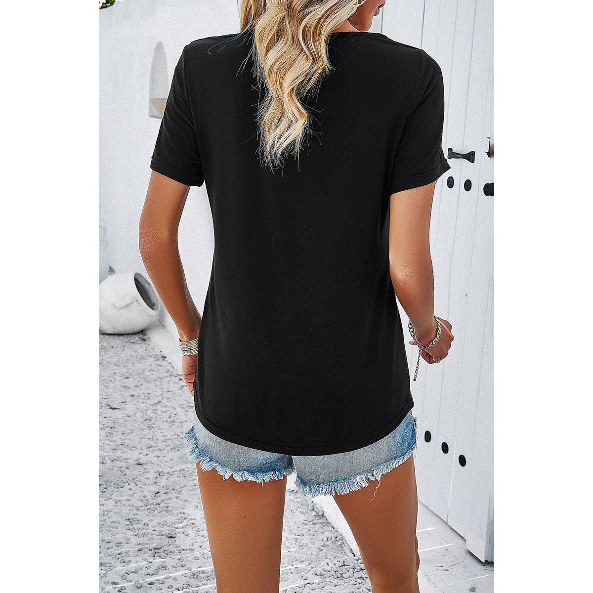 Supreme Fashion - Vendita all'ingrosso Camicetta - Donna - Maglietta ampia a maniche corte con scollo a V e ritagli.9