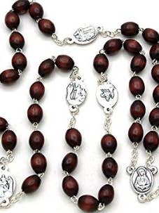 Houten rozenkranskrans van zeven smarten met mahoniehouten beitskralen voor wholesale door Village Gift Importers