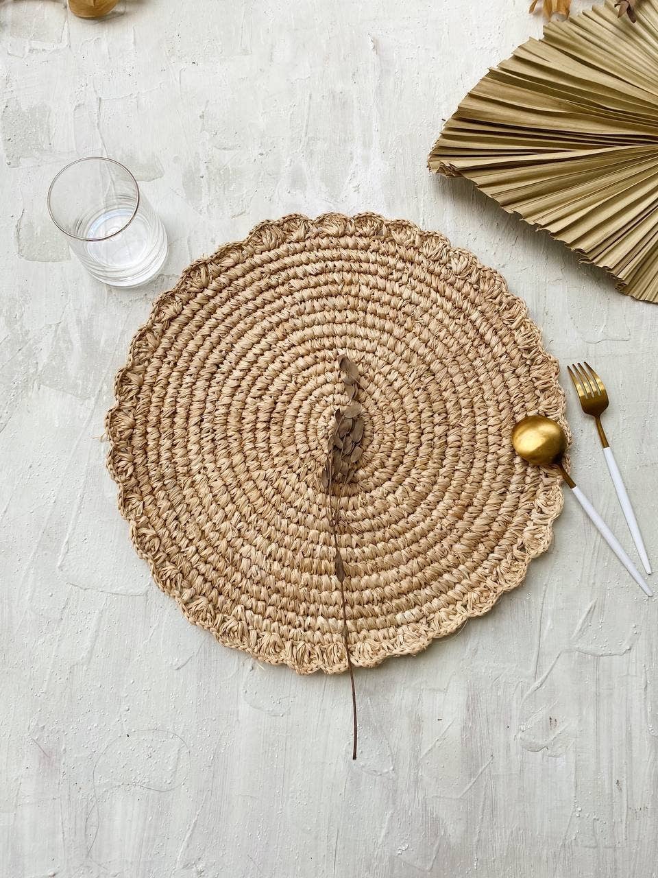 Bali Harvest - Vente Sets de table -  Sets de table en raphia à motif pétoncle - Napperon boho en forme de fleur de paille tressée3