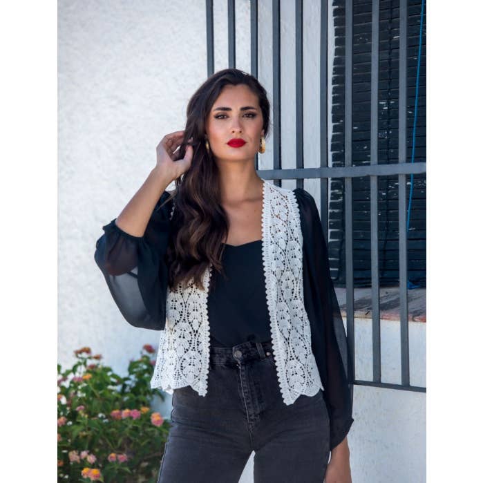 WITTE BOLOGNA VEST BIJ ZONSONDERGANG EN MAAN voor wholesale door Káhyra