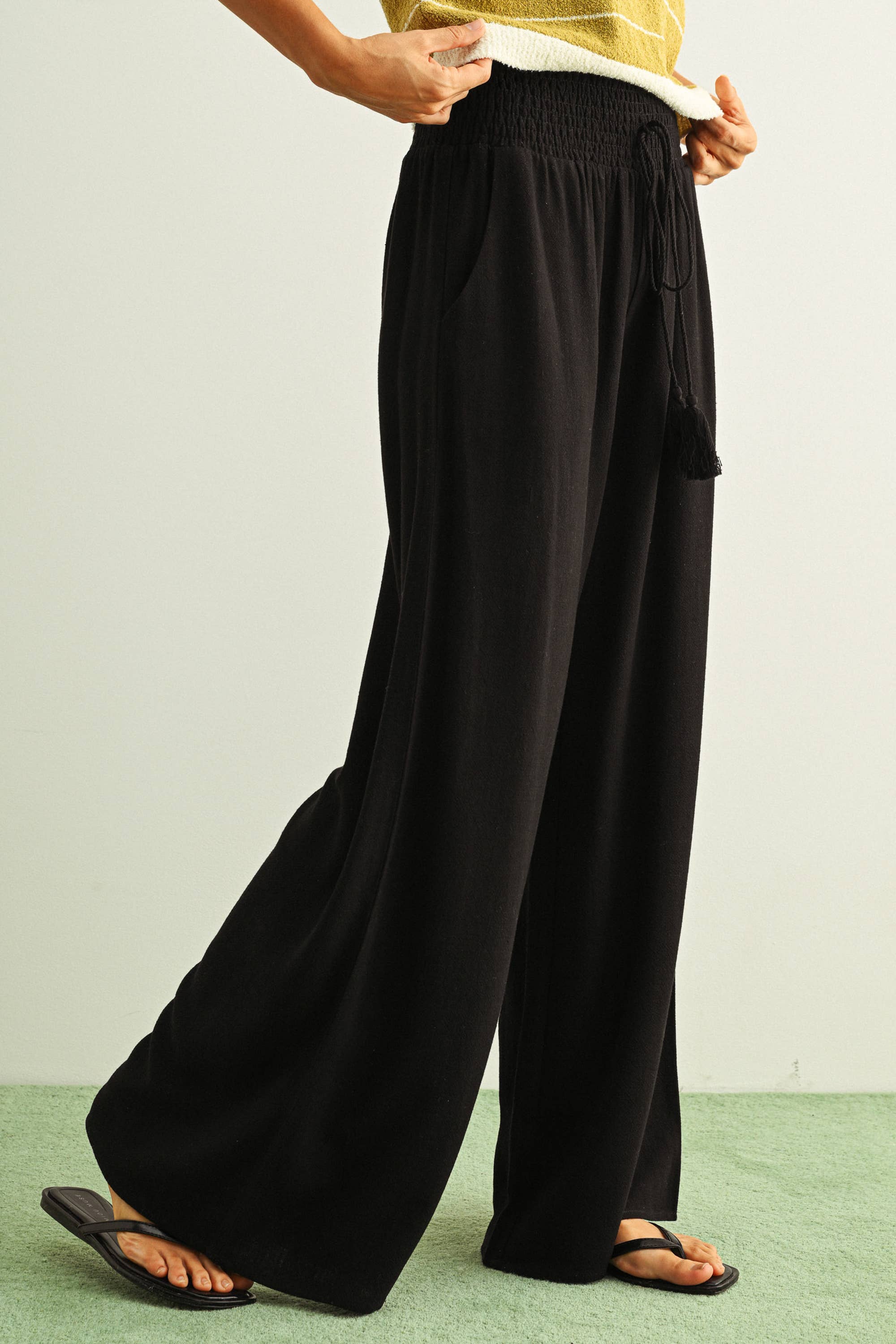 MIOU MUSE – wholesale Pants – Women's – MMP469   COTTON LINEN SMOCKED WAIST PANTS WITH TASSEL1