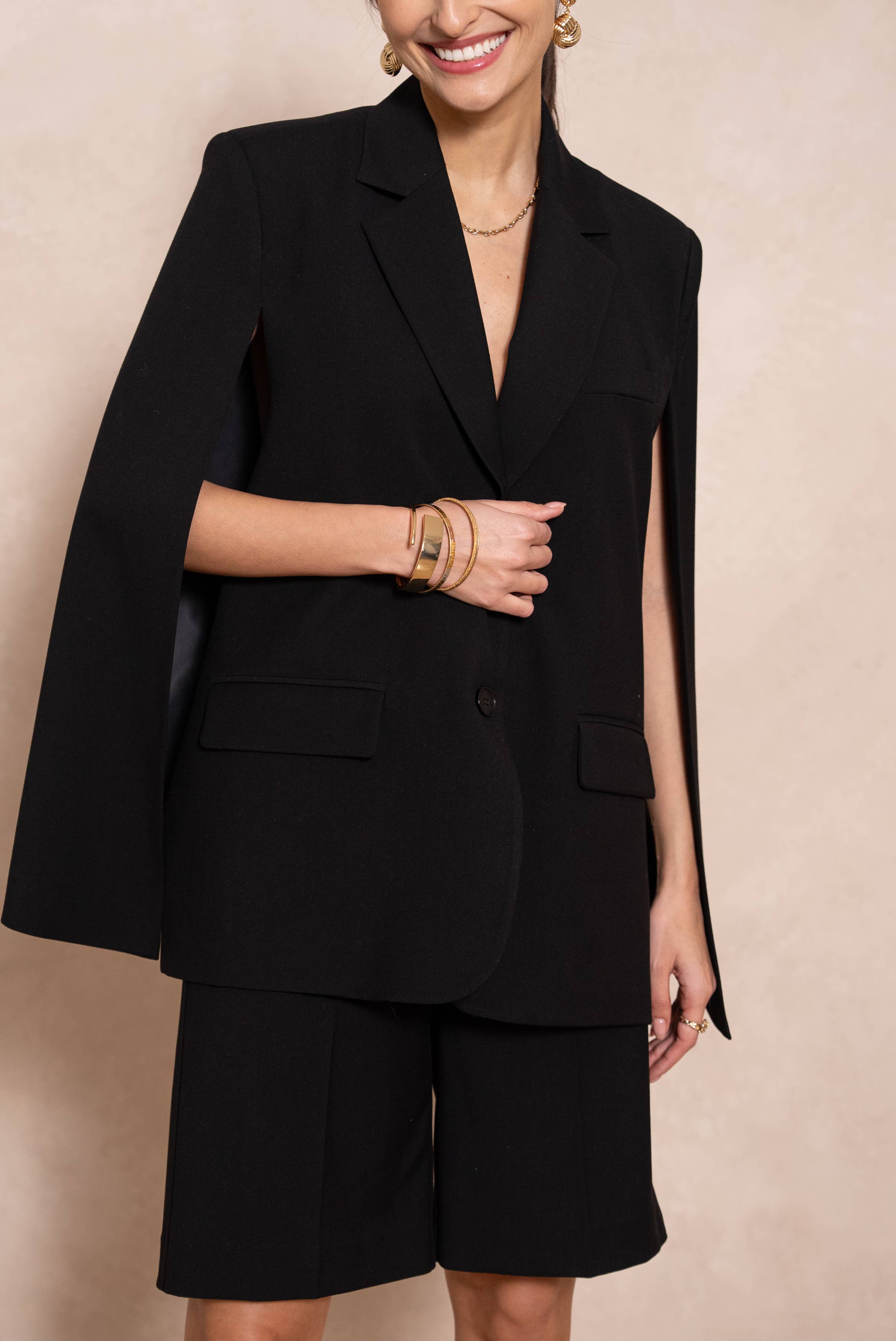 Attentif Paris - Wholesale Jacket - Women's - [Vision] Oversized cape jacket with structured cut36