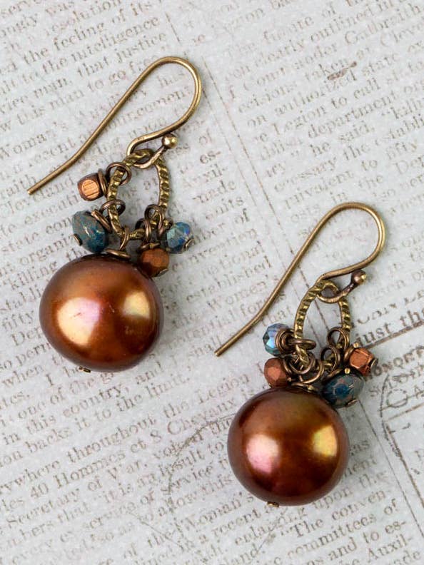 Orecchini Semplici con Perla d'Acqua Dolce Autunnale, Cristallo, Vetro Ceco per la vendita all'ingrosso da parte di Anne Vaughan Designs Jewelry