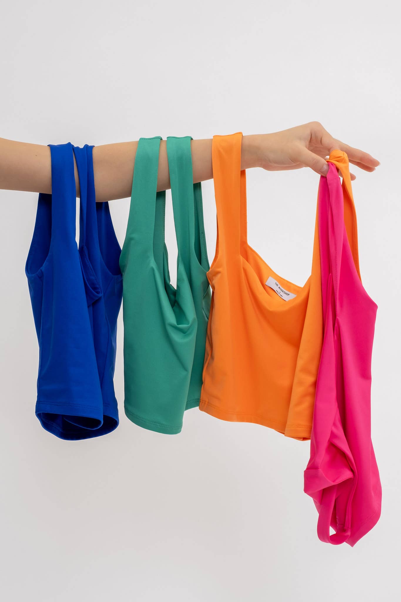 The Workshop Studio - Wholesale Gebreide top - Dames - OMKEERBARE TANKTOP MET KORTE VIERKANTE HALS23